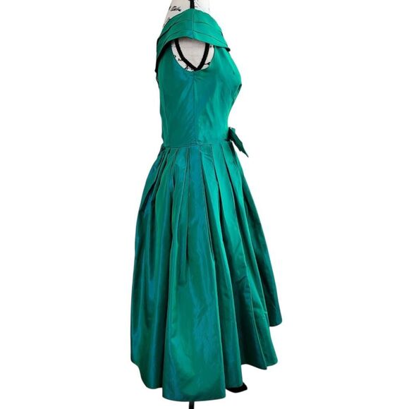 Vintage 1950s green blue iridescent cocktail dress off shoulder bow detail retro - Picture 2 of 13